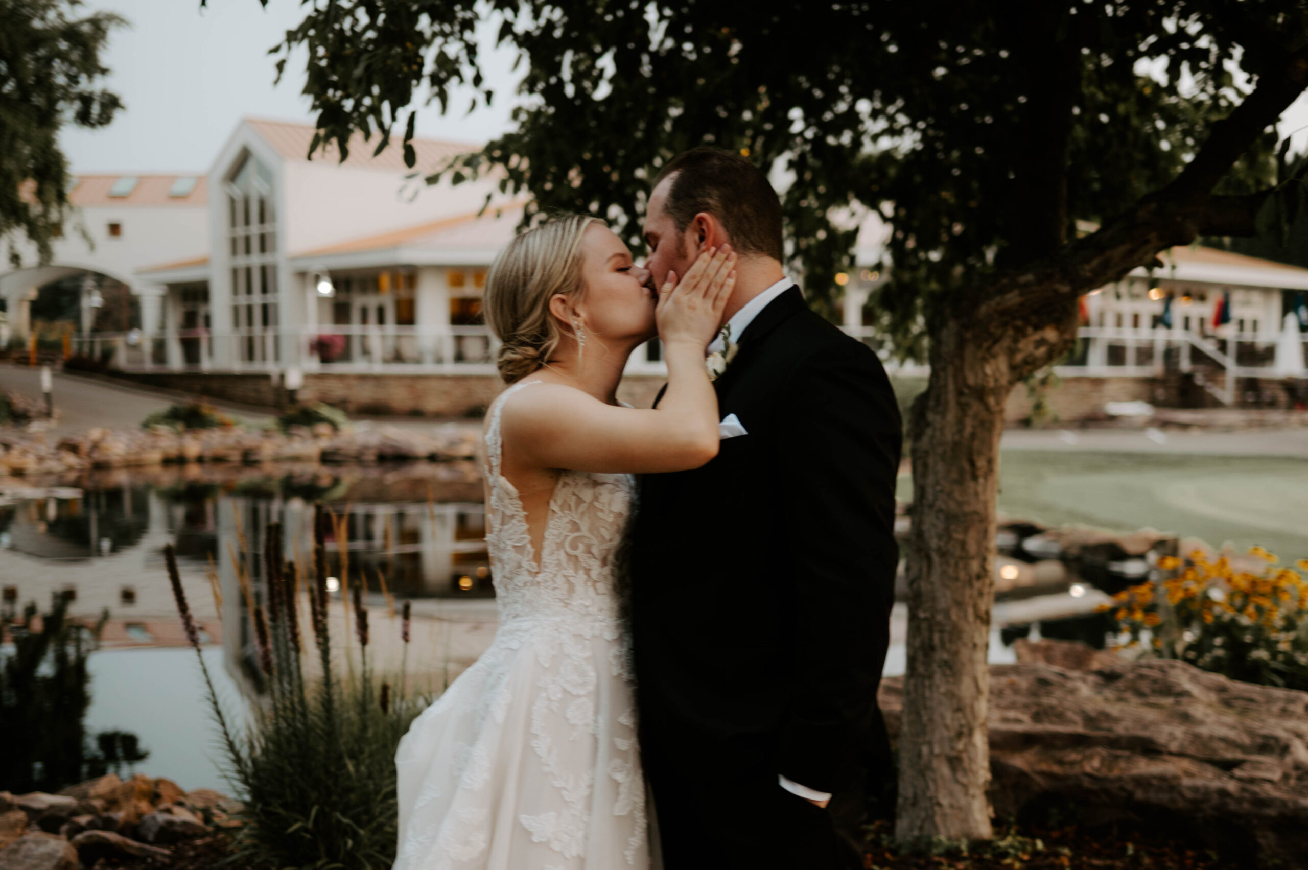 stonebrooke wedding kiss