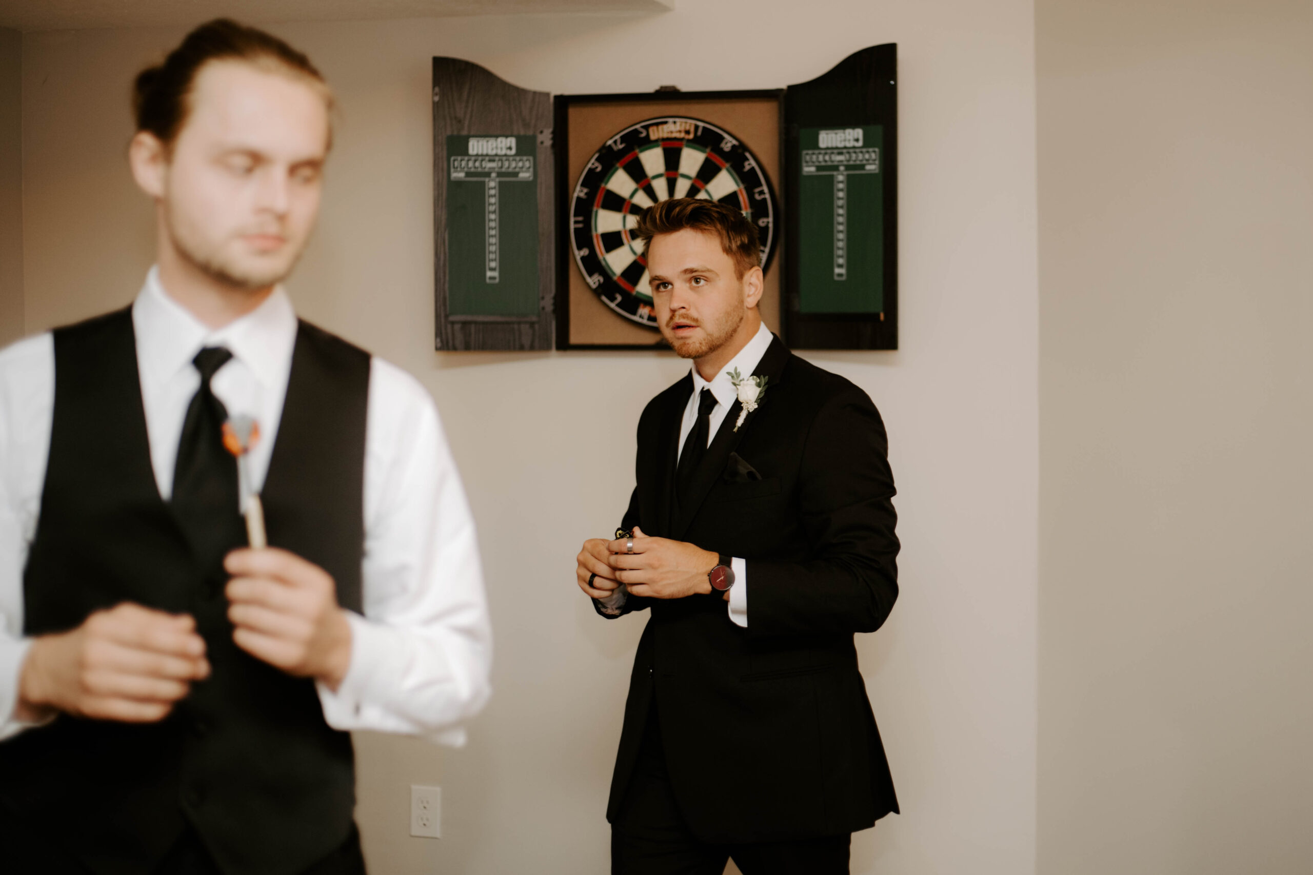 groomsmen candids
