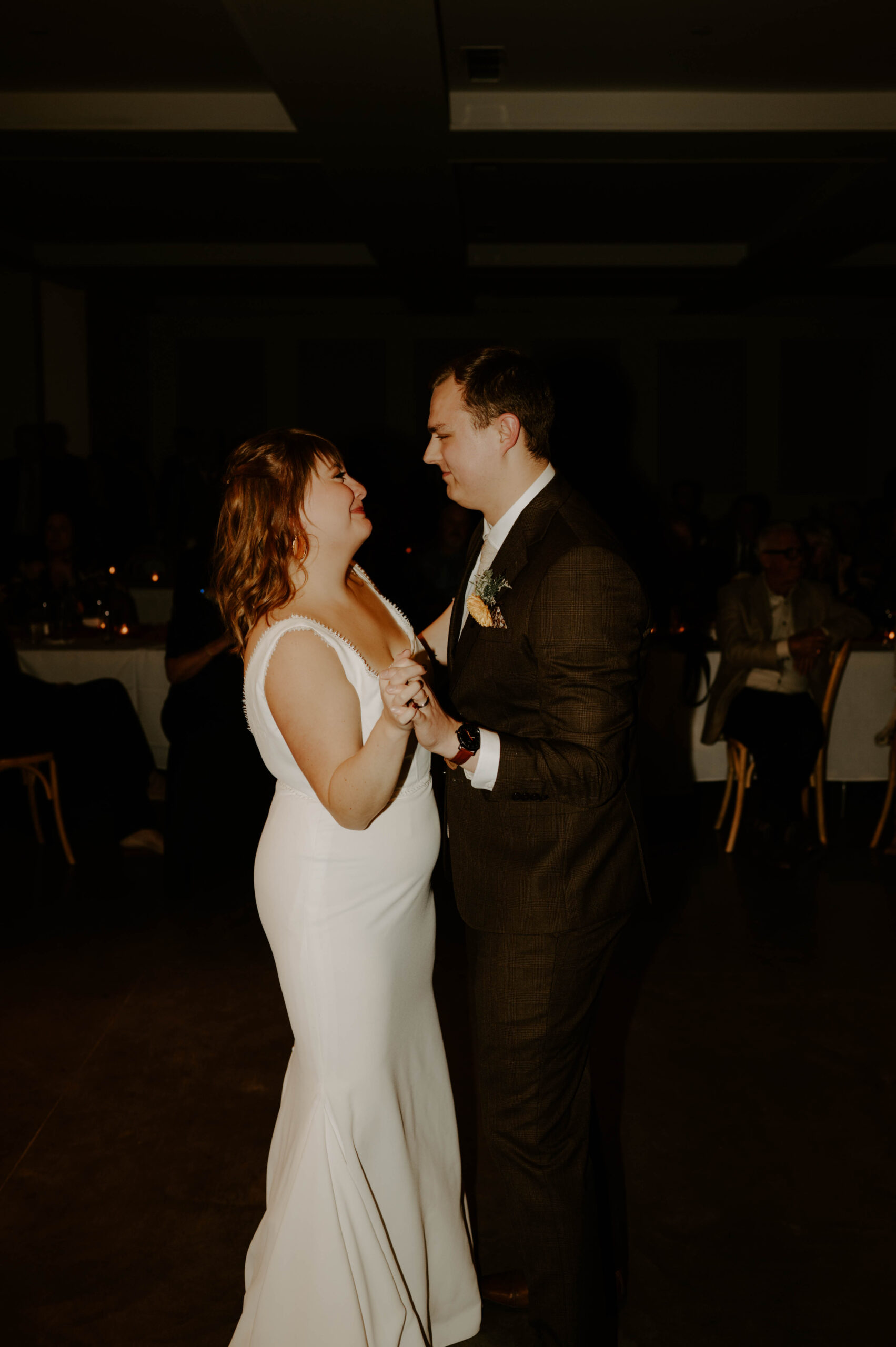 Natalie Tyler Photography flash photography, bride and groom first dance | Natalie Tyler